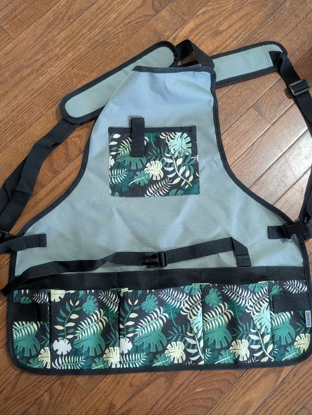 Tropical Leaf Gardening/Utility Apron in Sage Green